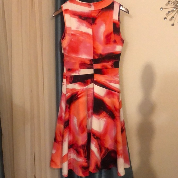 CALVIN KLEIN FLORAL DESIGNER DRESS, SIZE 4 - Picture 5 of 6